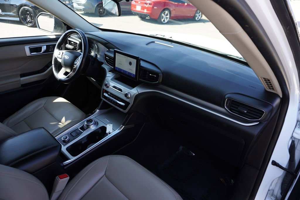 Used 2022 Ford Explorer XLT w/ Equipment Group 202A image 31