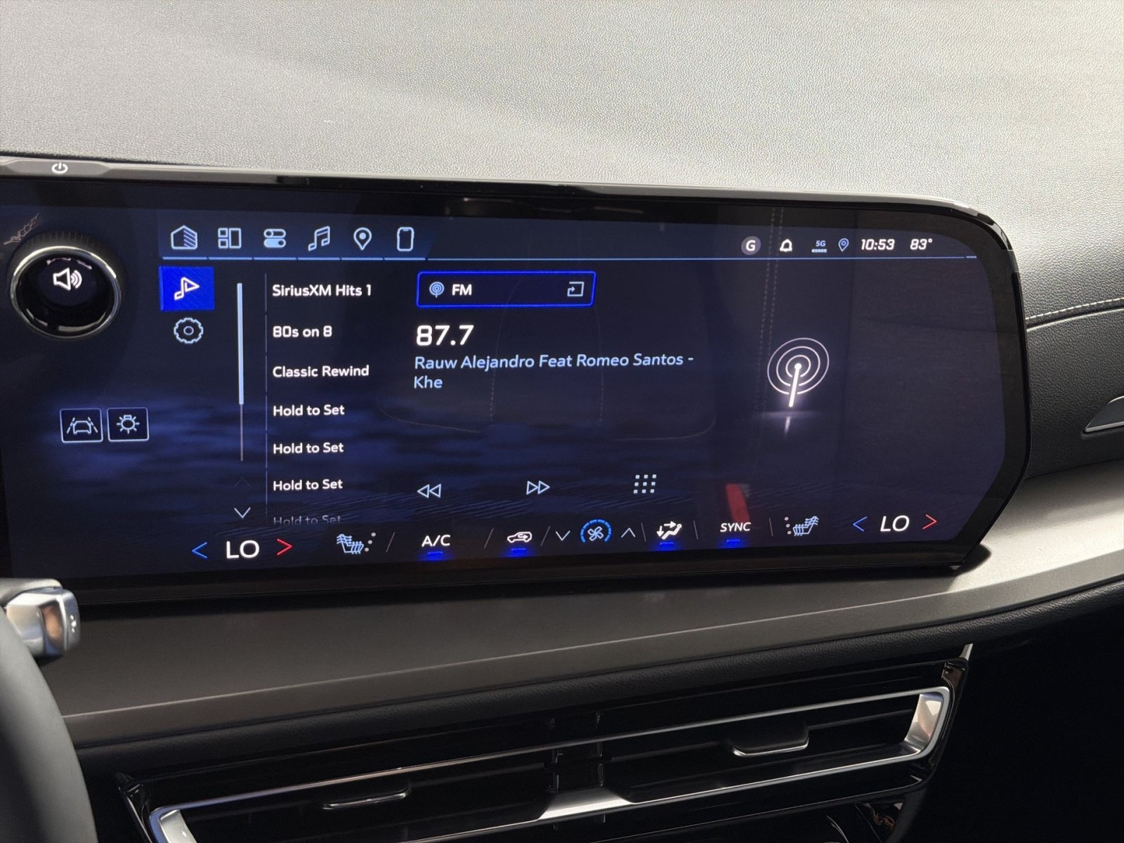 New 2026 Chevrolet Traverse LT w/ Driver Confidence Package FWD image 18