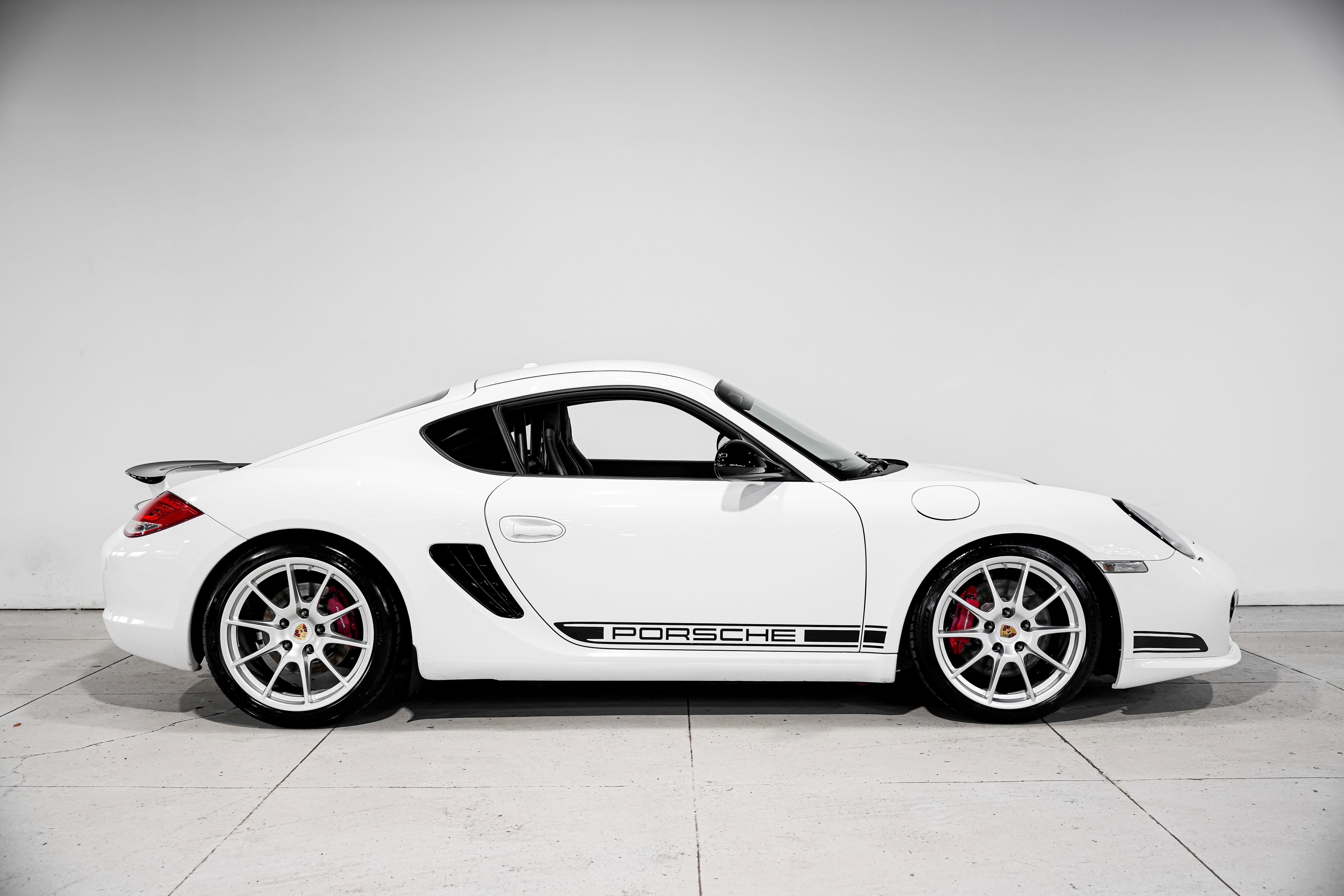 Used 2012 Porsche Cayman R image 3