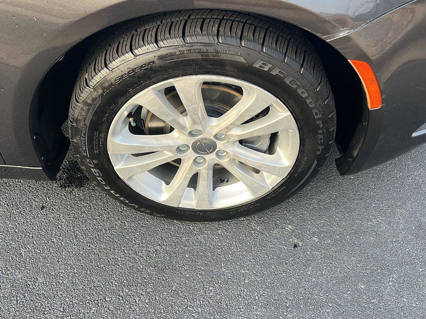 Used 2016 Chrysler 200 Limited image 38