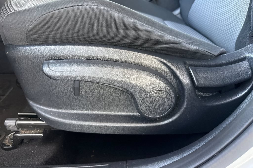 Used 2024 Kia Soul LX w/ Option Group 015 FWD image 19