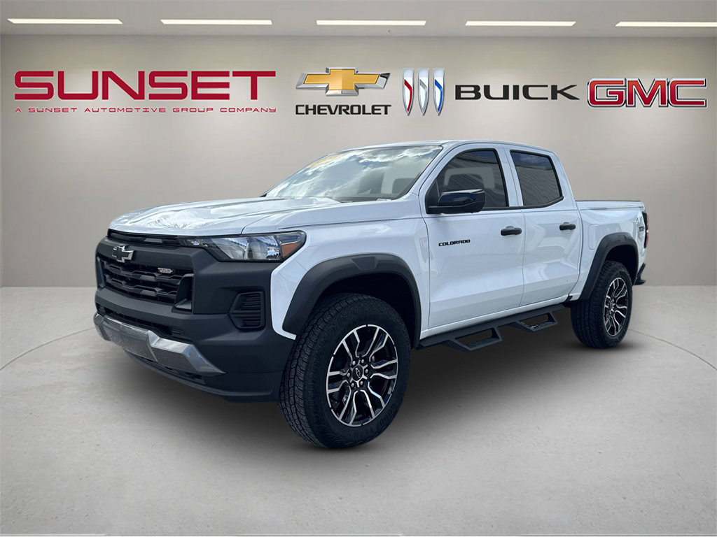 Certified 2024 Chevrolet Colorado Trail Boss w/ LPO, Dark Essentials Package AWD/4WD image 8