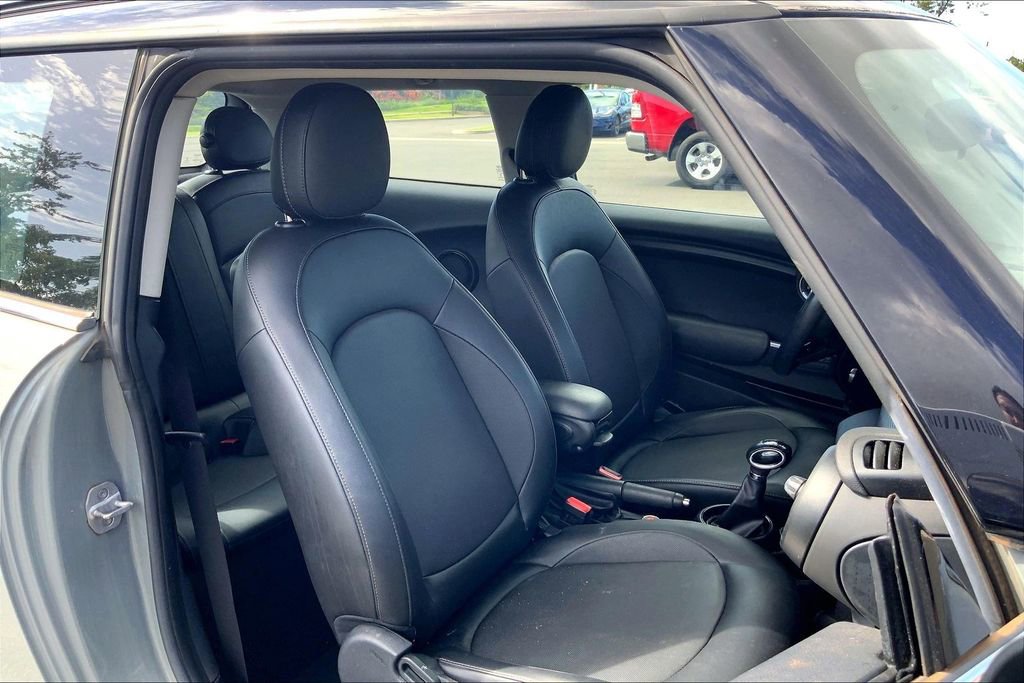 Used 2018 MINI Cooper 2-Door Hardtop image 7
