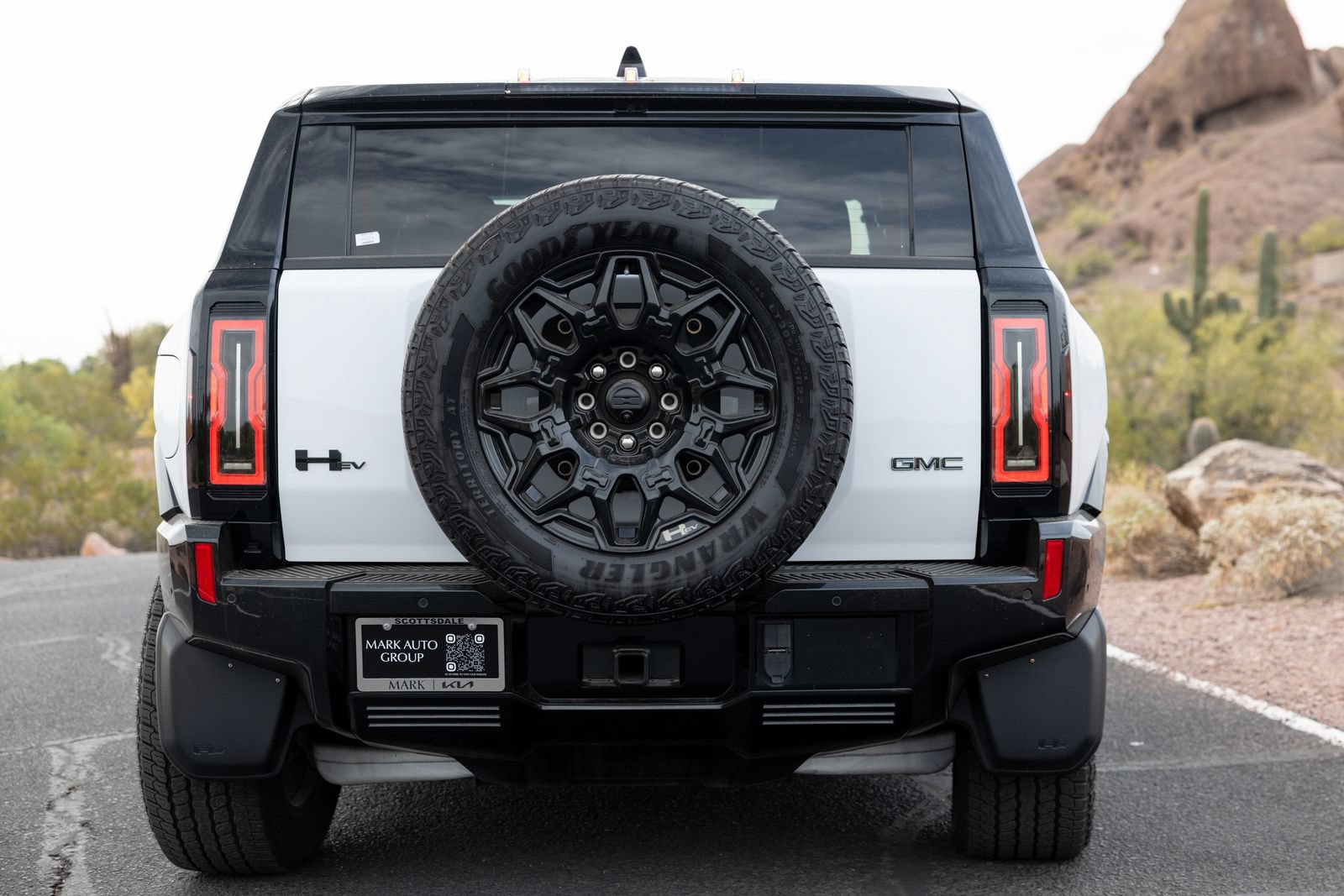 Used 2025 GMC Hummer EV 2X AWD/4WD image 8