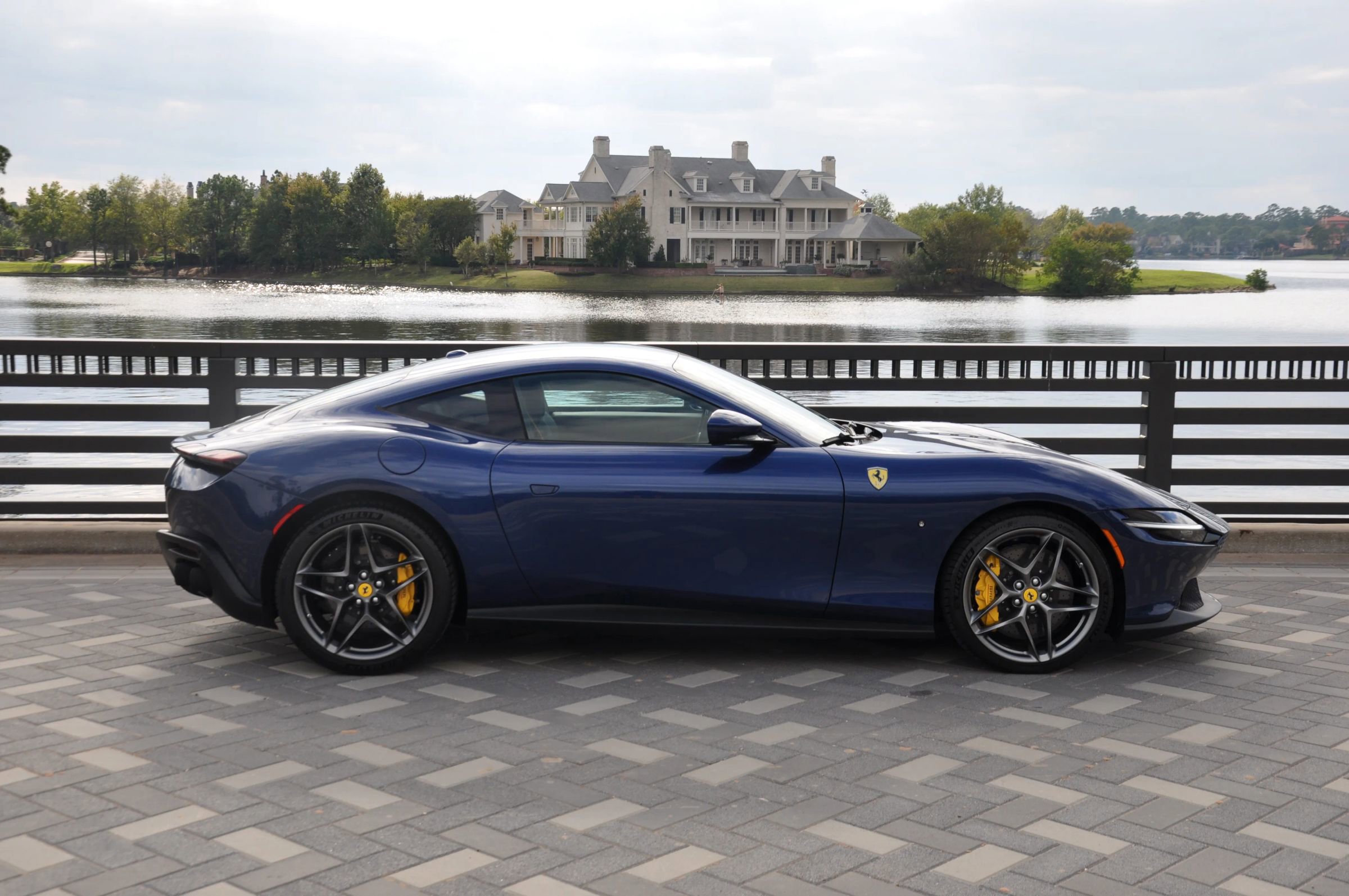 Used 2022 Ferrari Roma image 16