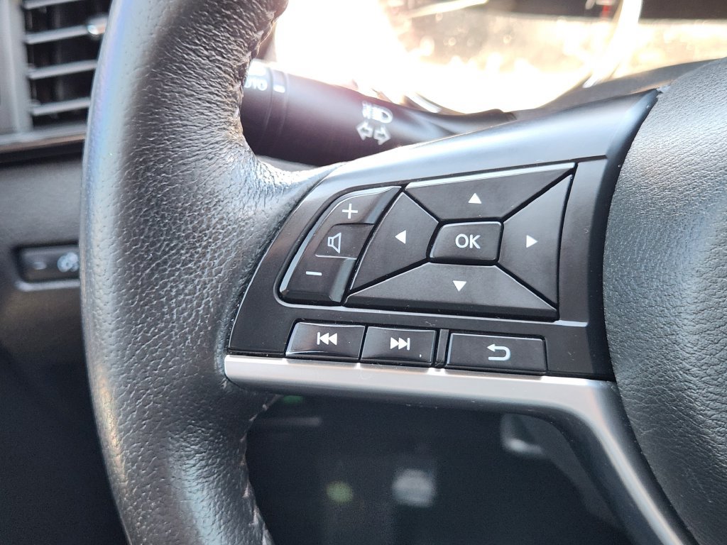 Used 2019 Nissan Rogue S w/ Special Edition Package FWD image 30