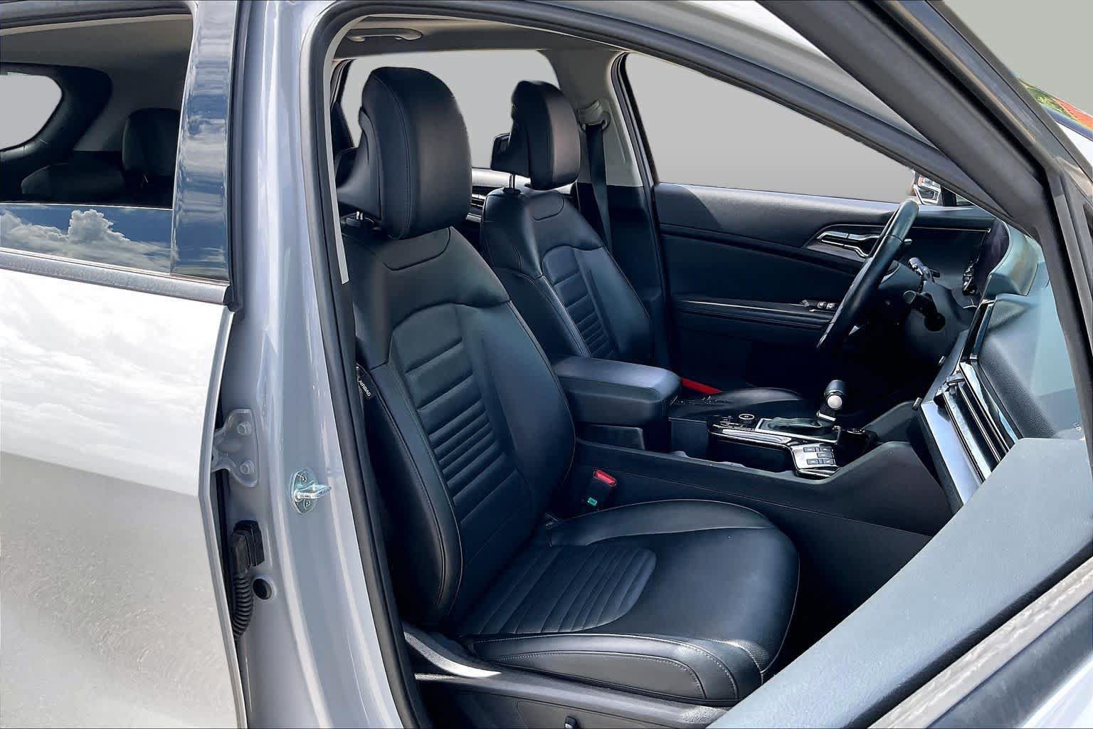 Used 2023 Kia Sportage SX FWD image 16