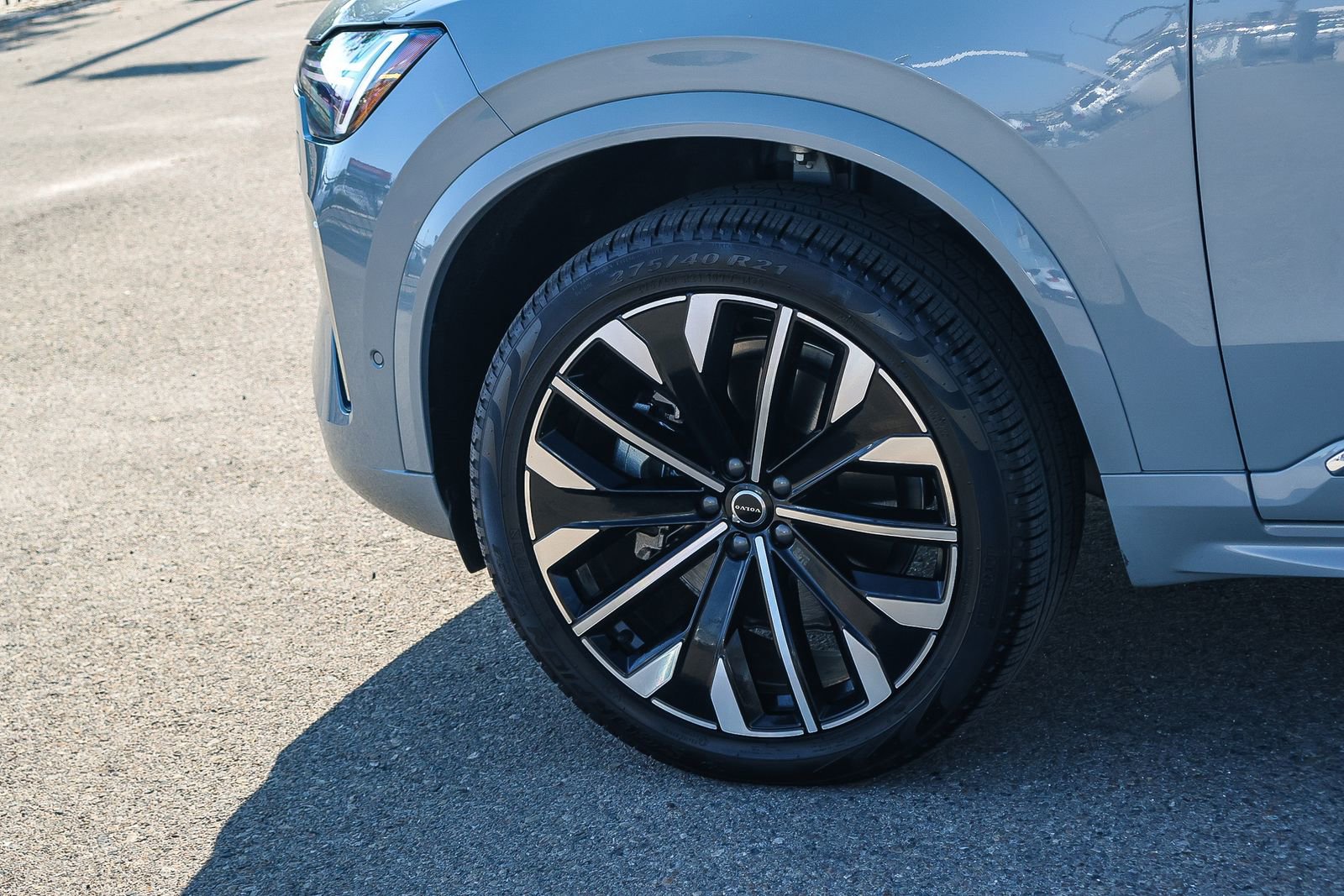 Used 2025 Volvo XC90 B6 Plus w/ Protection Package Premier image 10