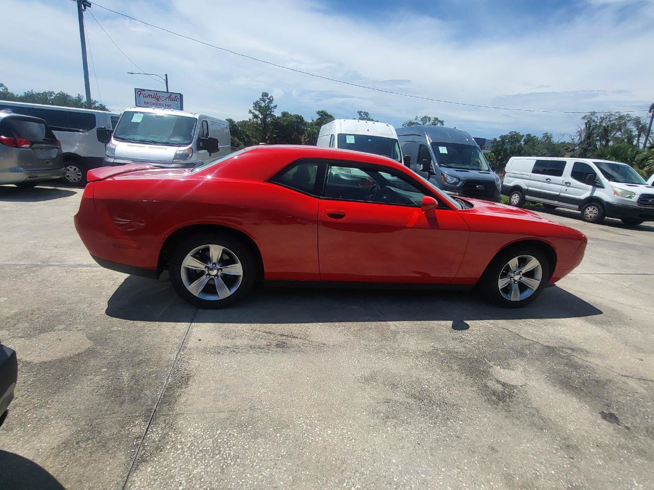 Used 2020 Dodge Challenger SXT RWD image 26