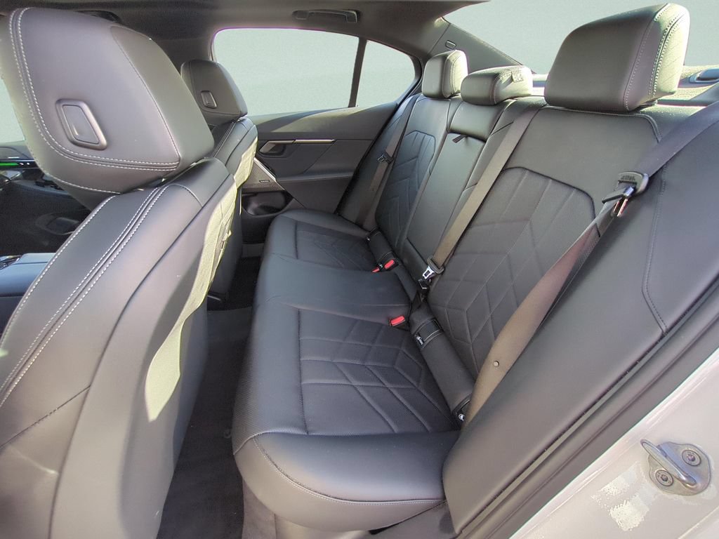 Used 2026 BMW 530i xDrive AWD/4WD image 9