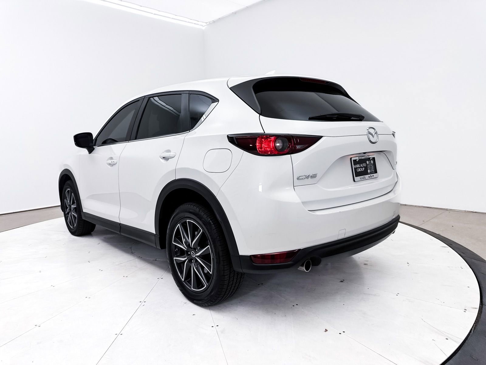 Used 2018 MAZDA CX-5 Touring w/ Preferred Equipment Package image 17