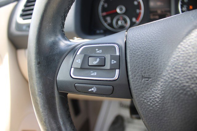 Used 2015 Volkswagen Eos Komfort image 12