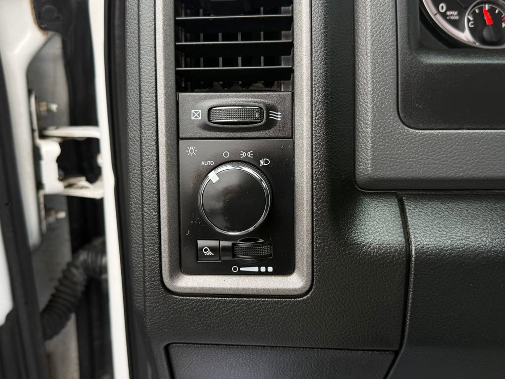 Used 2018 RAM 3500 Tradesman image 17