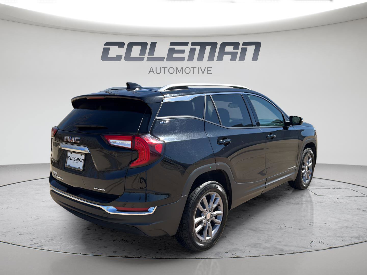 Used 2024 GMC Terrain SLT image 5