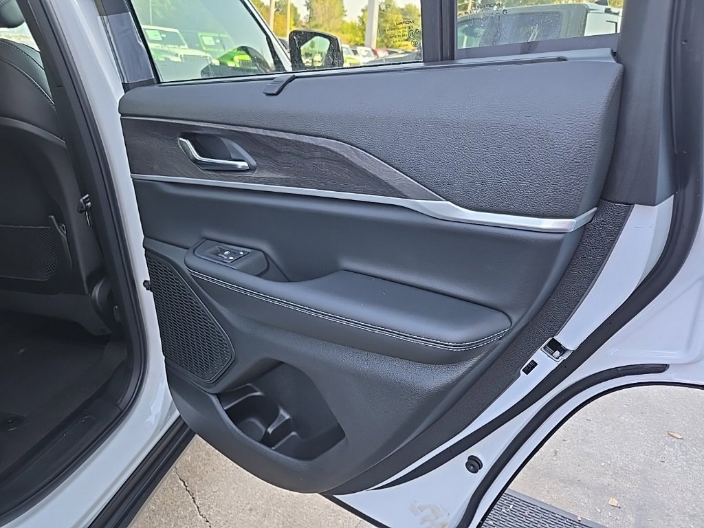 New 2025 Jeep Grand Cherokee Limited w/ Luxury Tech Group II image 80