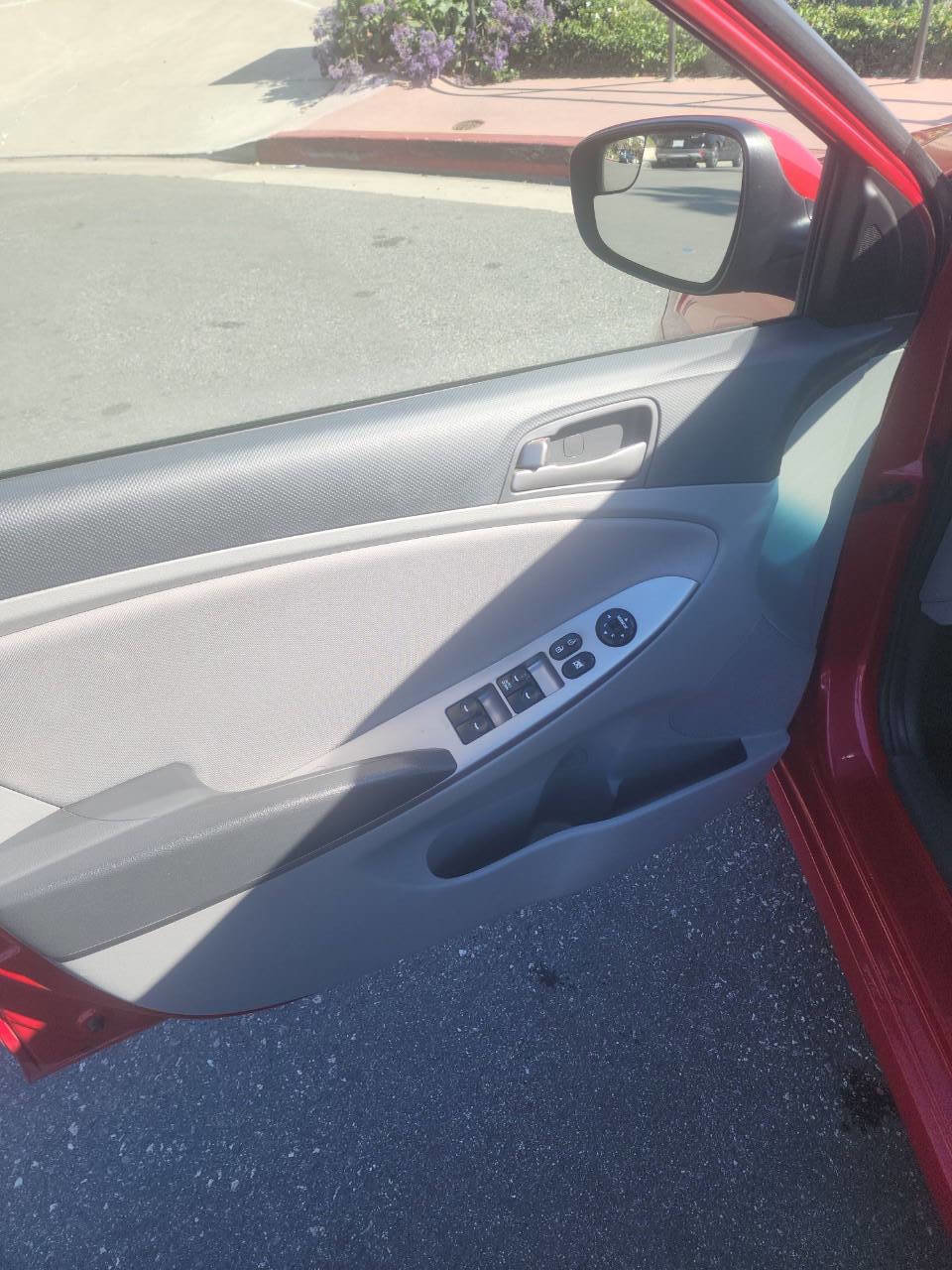 Used 2016 Hyundai Accent SE FWD image 7
