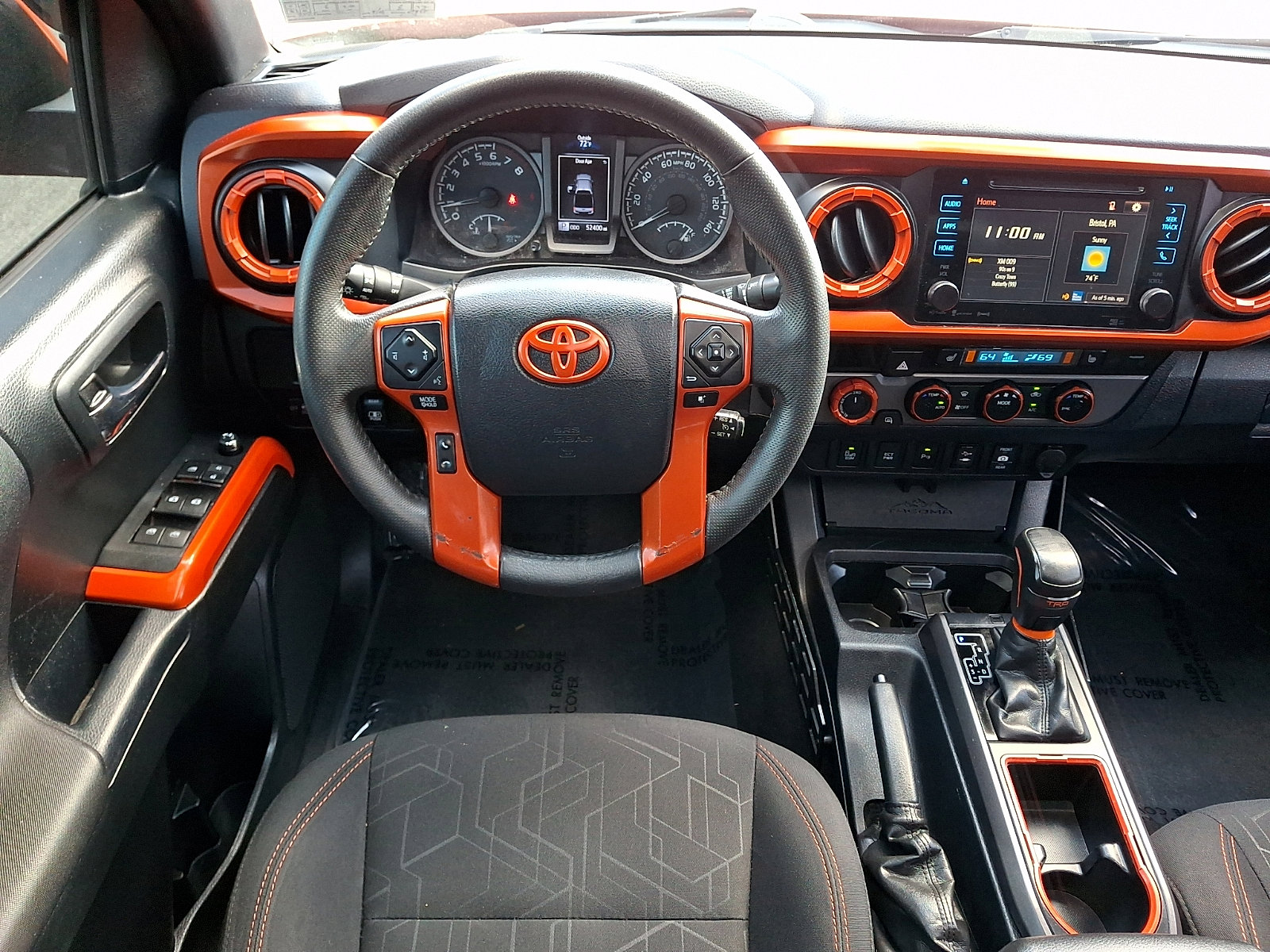 Used 2017 Toyota Tacoma TRD Off-Road w/ Premium & Technology Package image 13