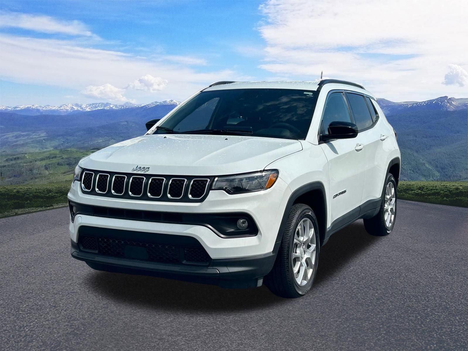 Used 2024 Jeep Compass Latitude AWD/4WD image 1