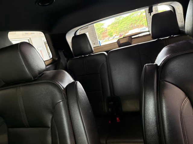 Used 2023 Chevrolet Traverse RS image 26