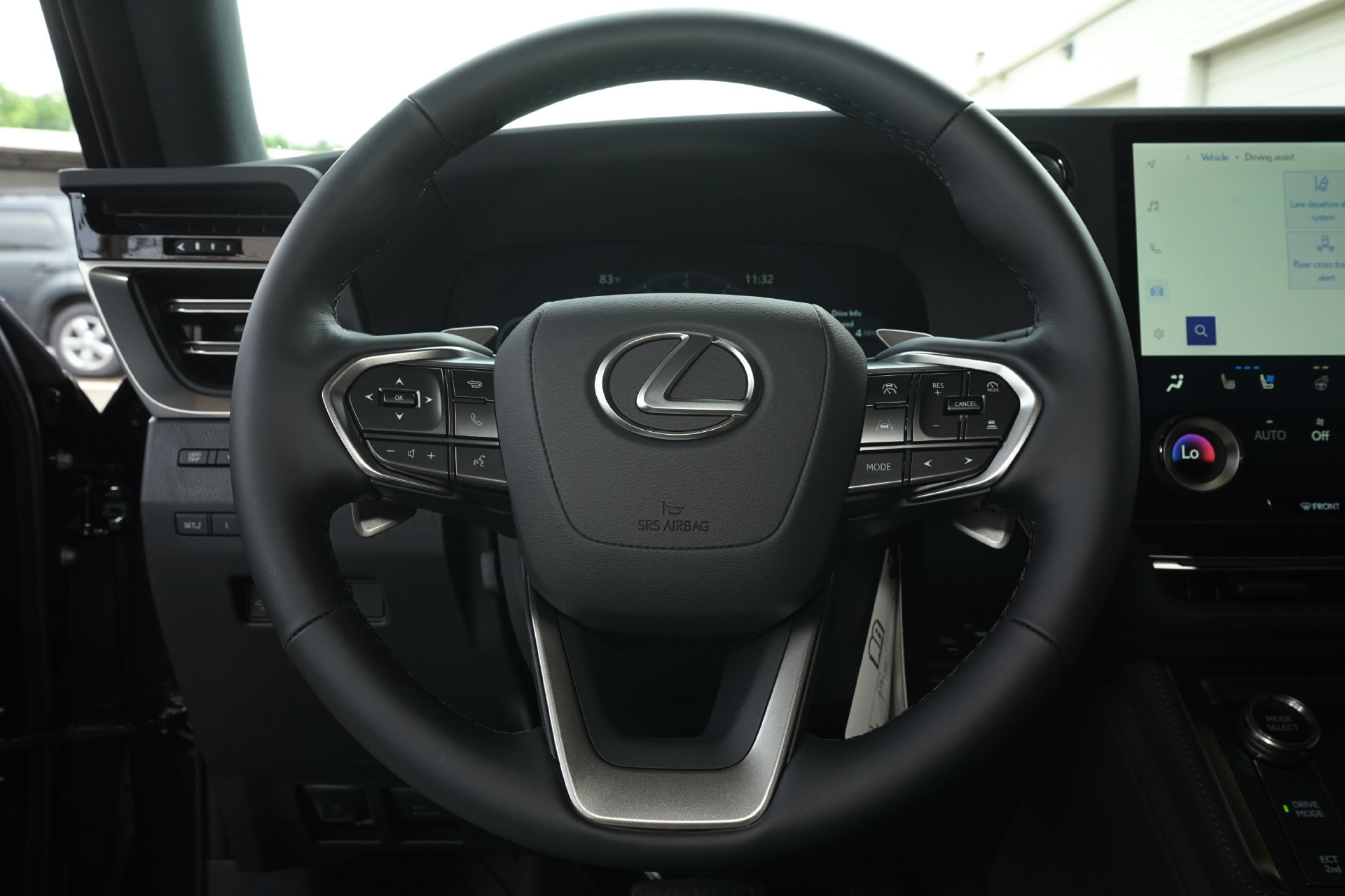 Used 2026 Lexus GX 550 AWD/4WD image 2