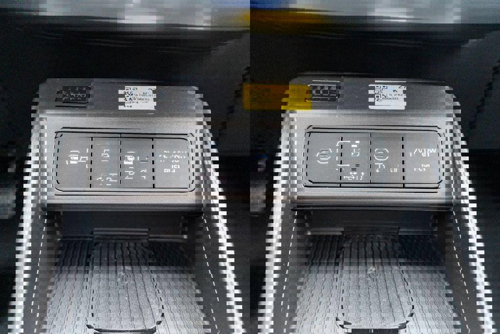 New 2026 Hyundai Kona SEL Premium image 30