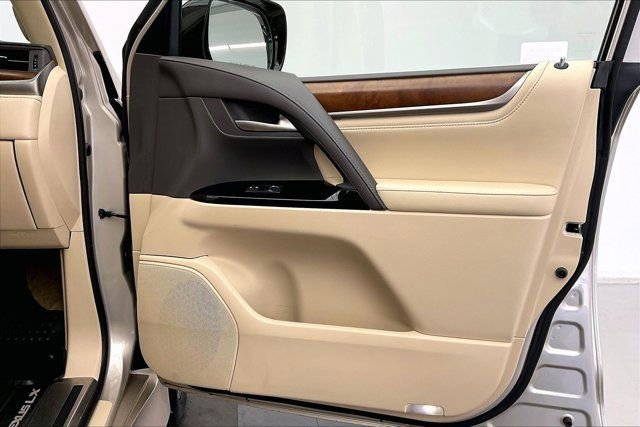 Used 2019 Lexus LX 570 4WD w/ Luxury Package image 27