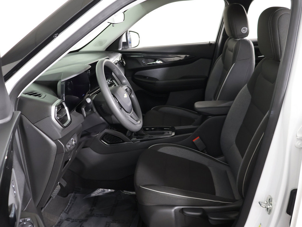 Used 2025 Chevrolet TrailBlazer LT AWD/4WD image 28