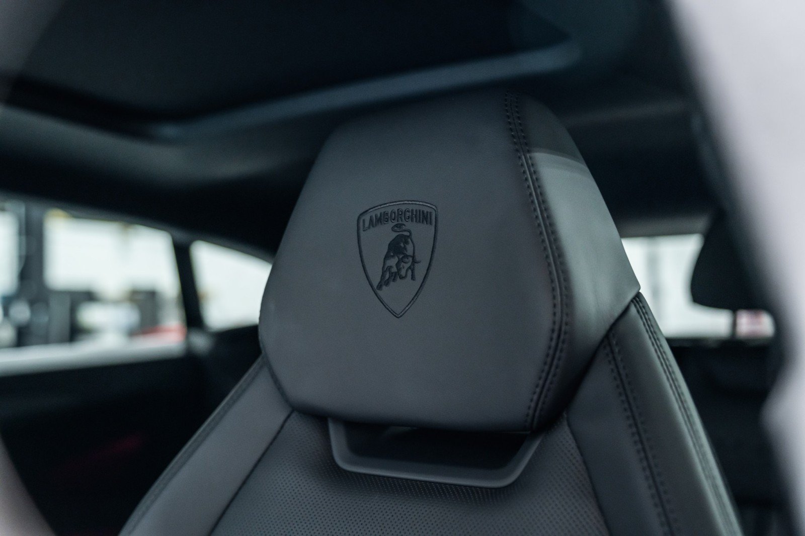 Used 2024 Lamborghini Urus Performante AWD/4WD image 18