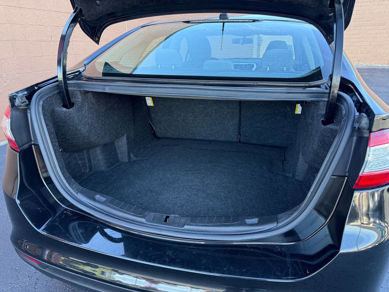 Used 2014 Ford Fusion S image 19