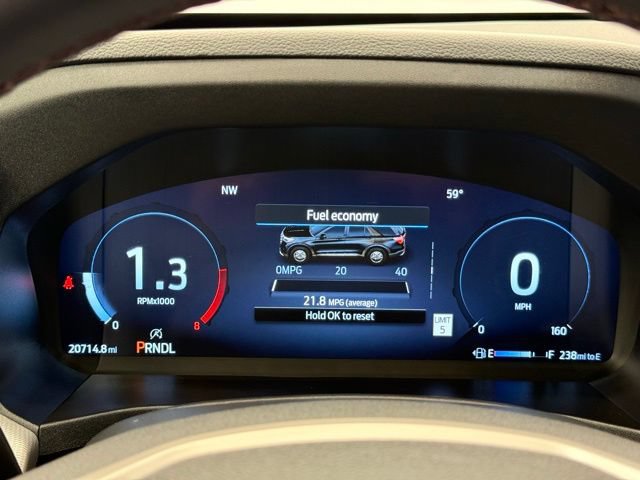 Used 2025 Ford Explorer Active AWD/4WD image 35