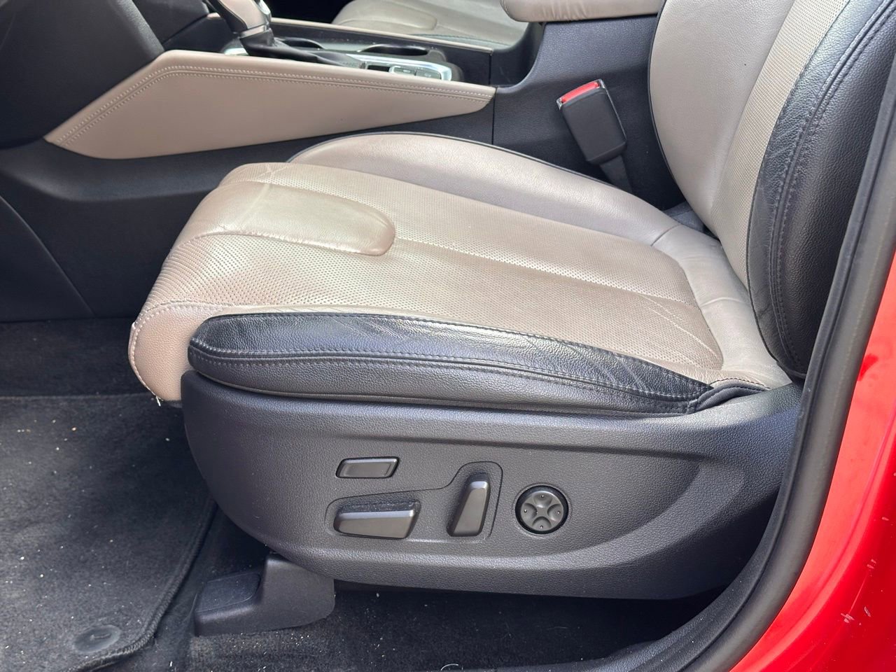 Used 2020 Hyundai Santa Fe Limited image 27