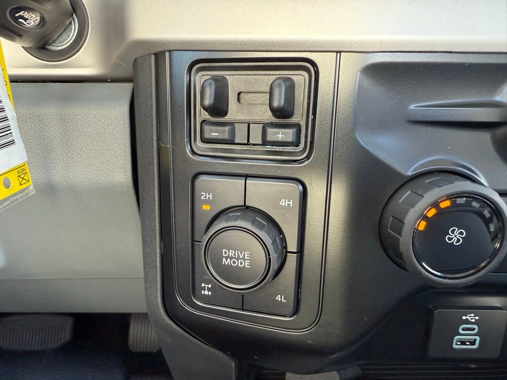 New 2026 Ford F250 XL w/ XL Chrome Package image 22