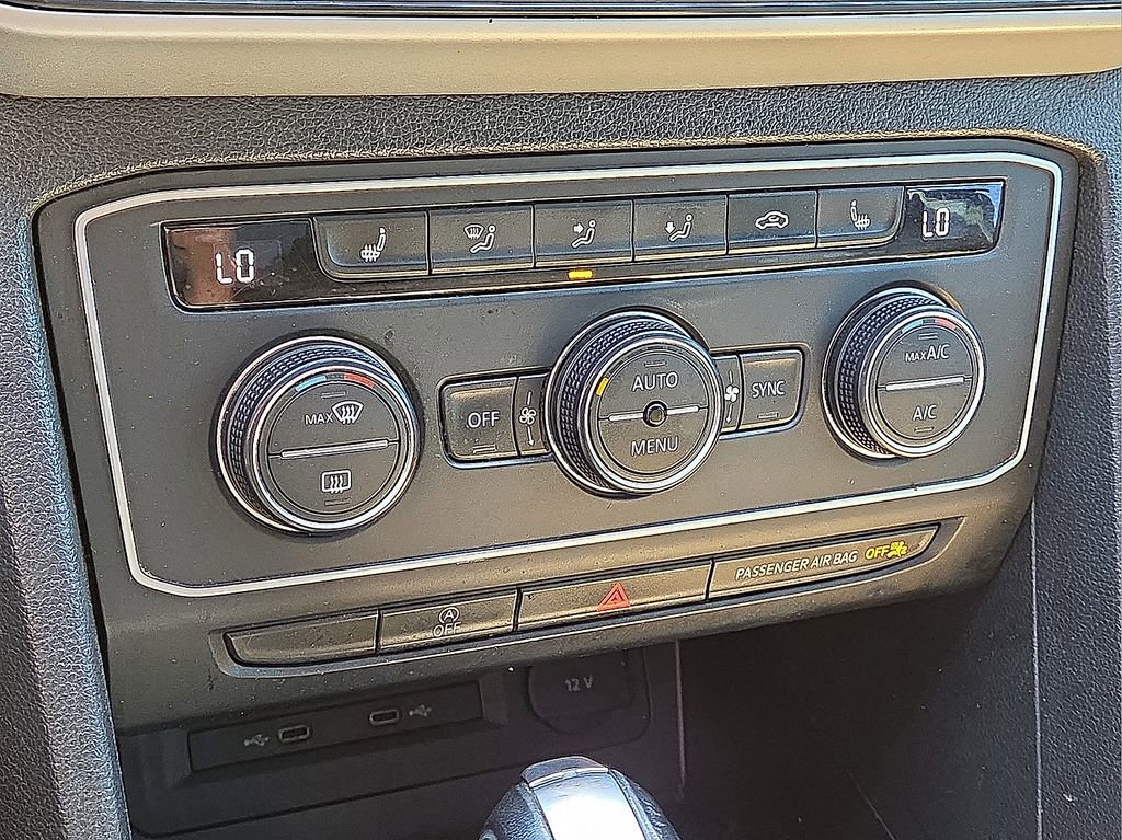 Used 2021 Volkswagen Atlas Cross Sport SE image 28