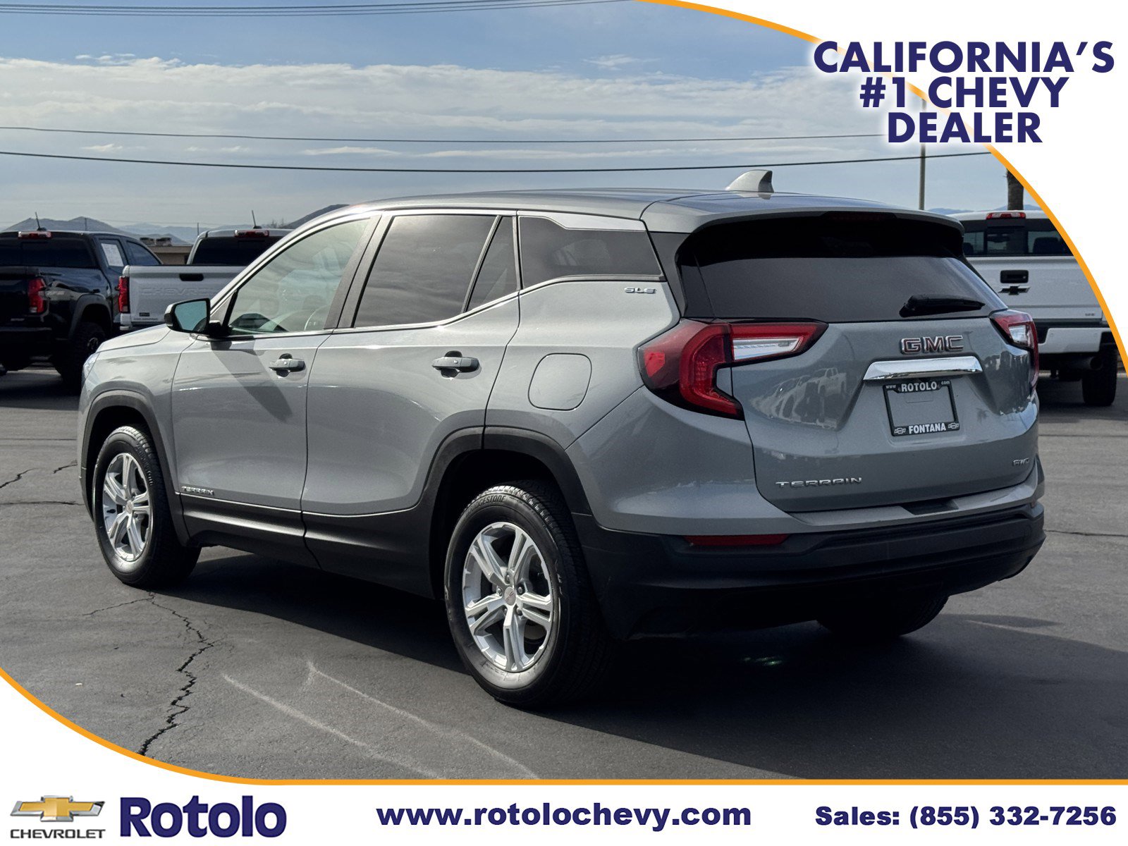 Used 2024 GMC Terrain SLE image 4