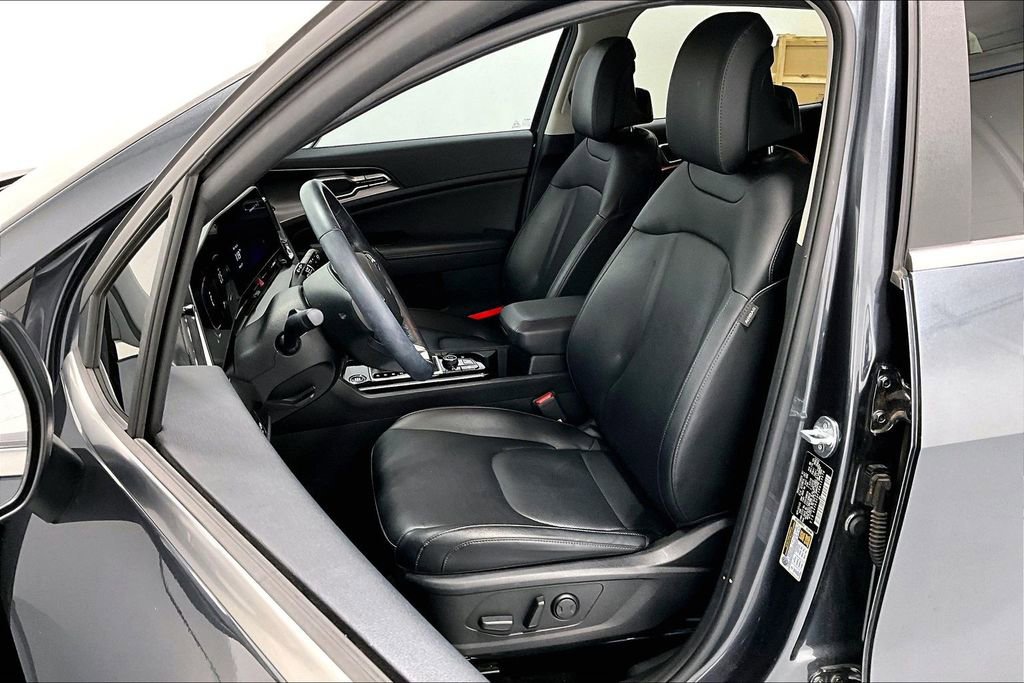 Used 2024 Kia Sportage EX image 32