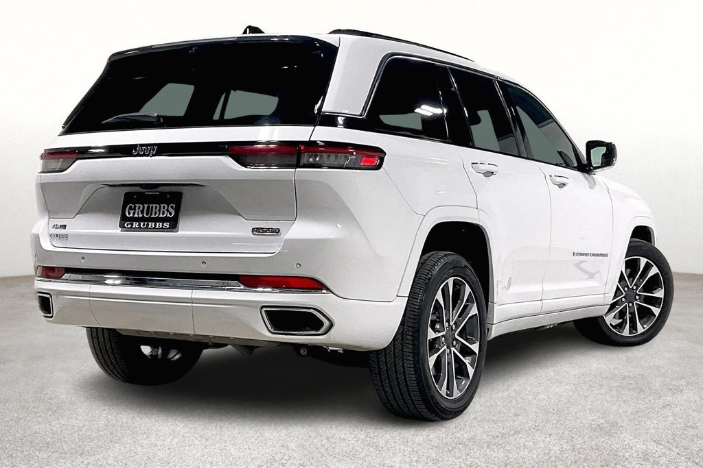 Used 2024 Jeep Grand Cherokee Overland w/ Luxury Tech Group IV AWD/4WD image 2