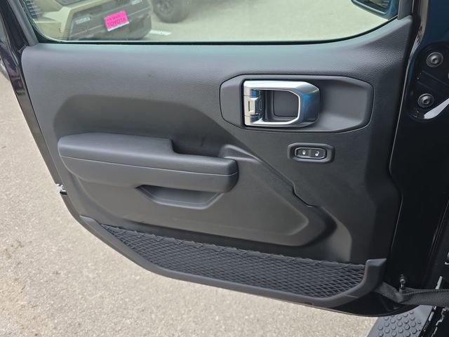 Used 2026 Jeep Wrangler Sport AWD/4WD image 27