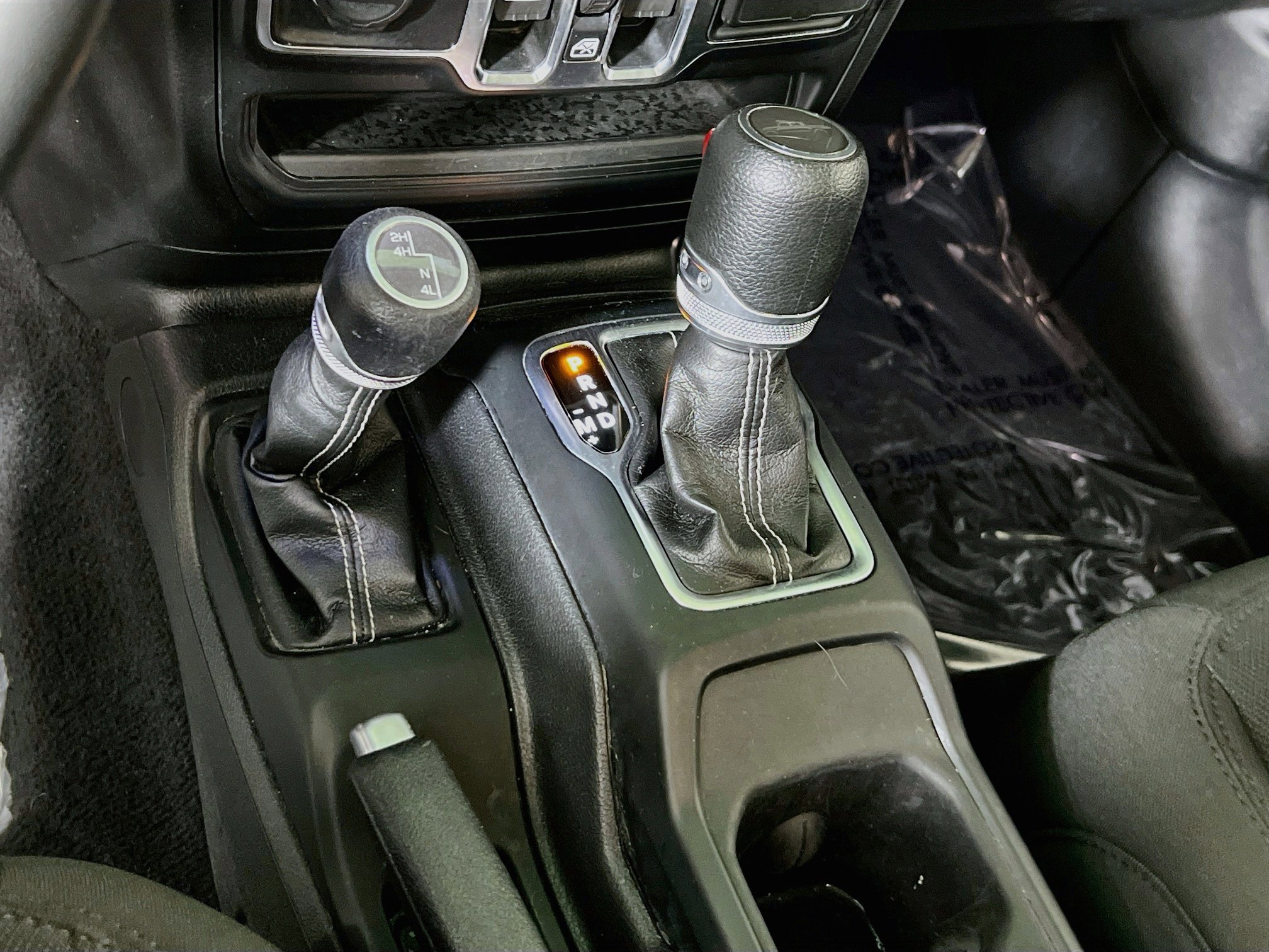 Used 2023 Jeep Gladiator Overland AWD/4WD image 17
