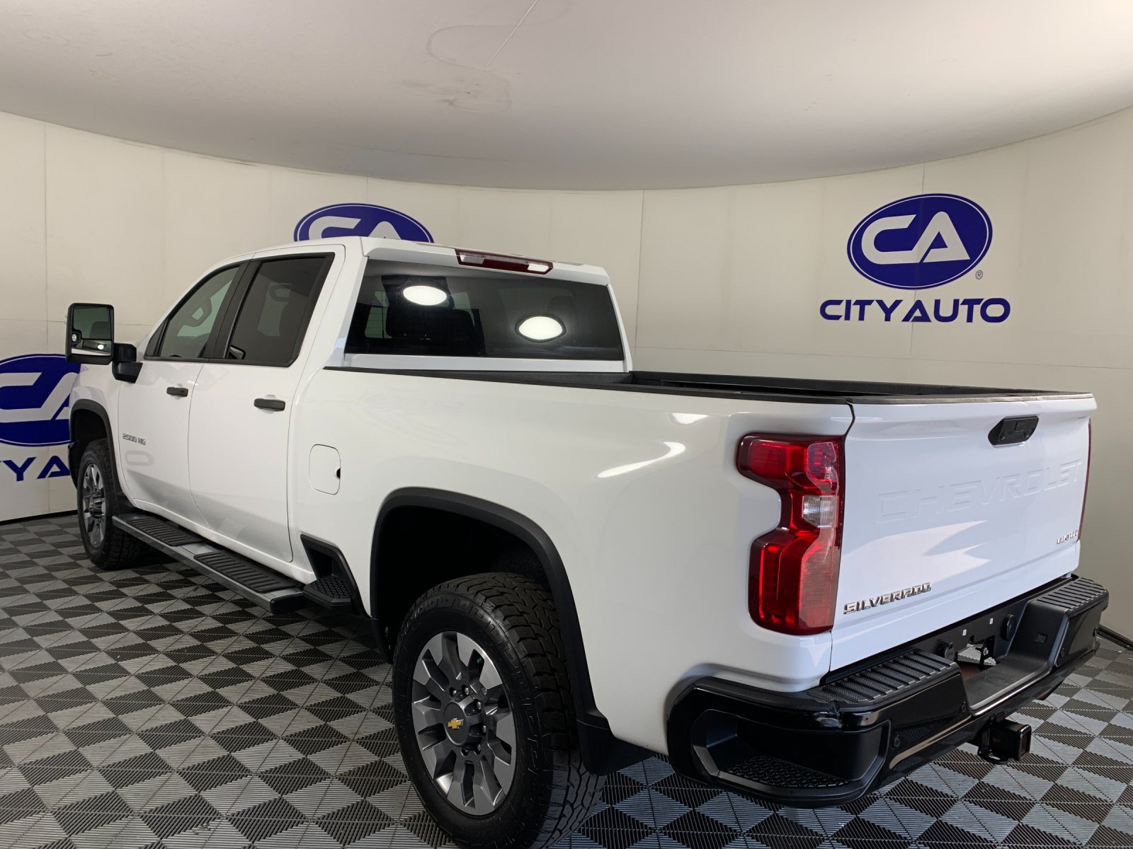 Used 2024 Chevrolet Silverado 2500 Custom w/ Custom Value Package RWD image 5