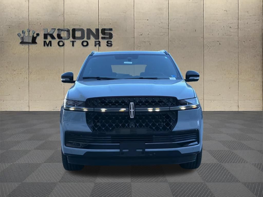 New 2026 Lincoln Navigator L Reserve w/ Jet Appearance Package AWD/4WD image 3