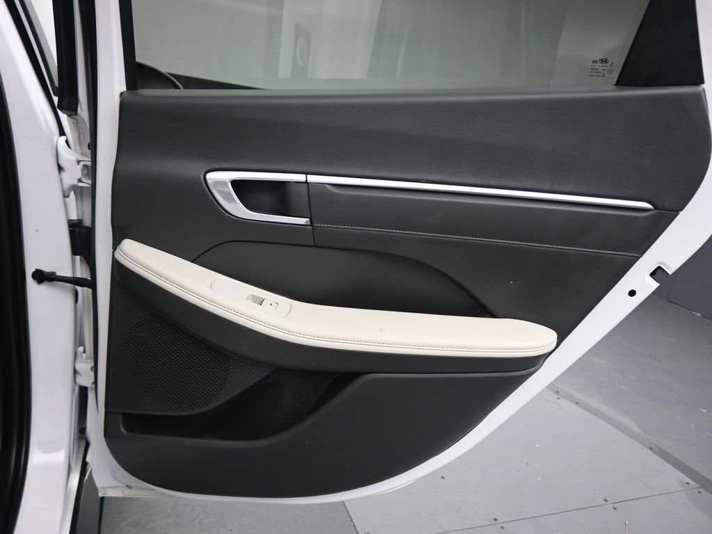 Used 2023 Hyundai Sonata Limited w/ Preferred Accessory Package FWD image 41