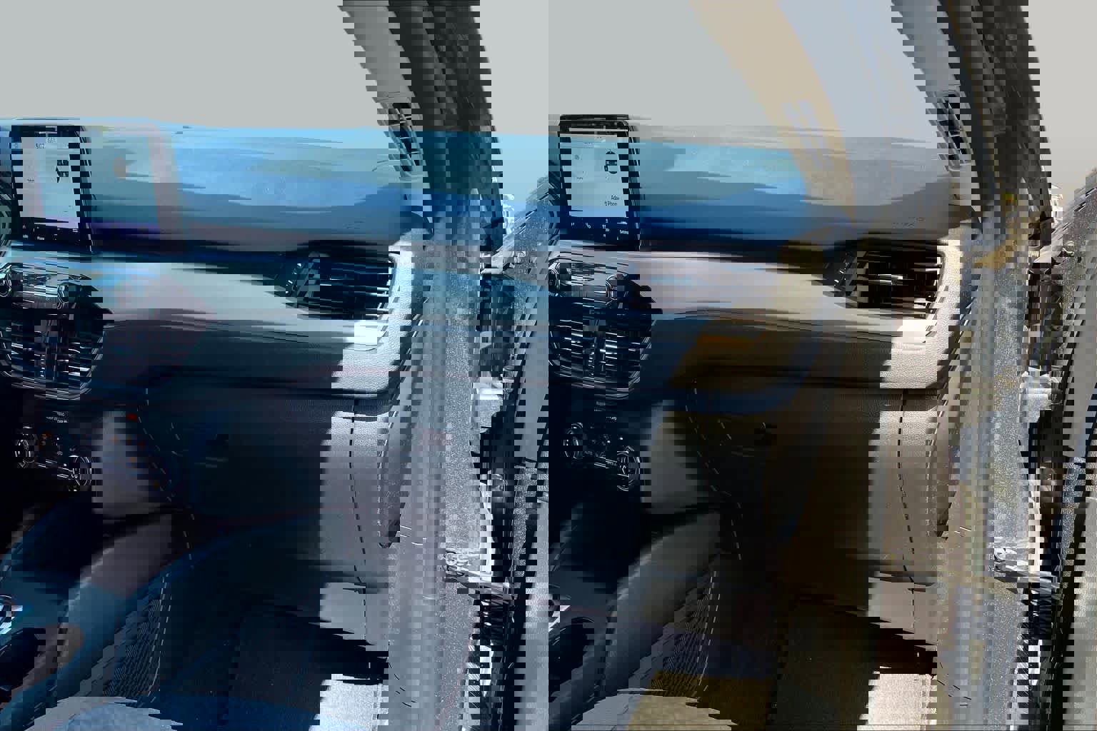 Used 2020 Ford Escape SE image 16