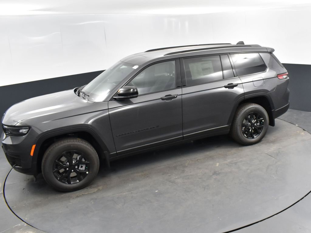 Used 2025 Jeep Grand Cherokee L Altitude image 43