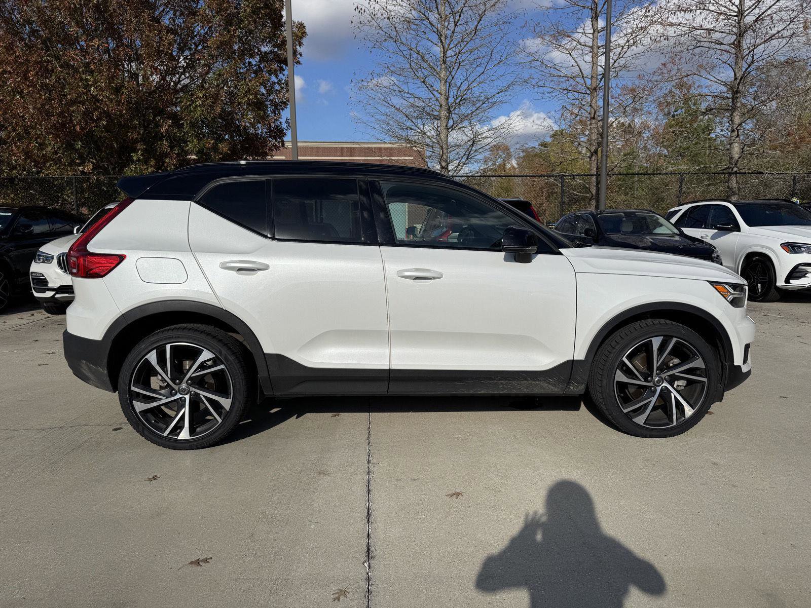 Used 2021 Volvo XC40 T5 R-Design w/ Advanced Package image 28