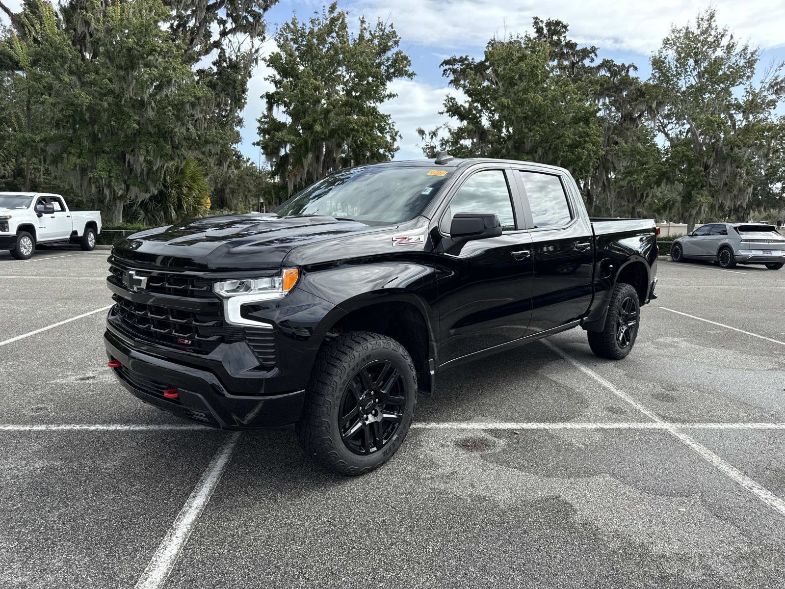 Used 2024 Chevrolet Silverado 1500 LT Trail Boss w/ Convenience Package II image 7