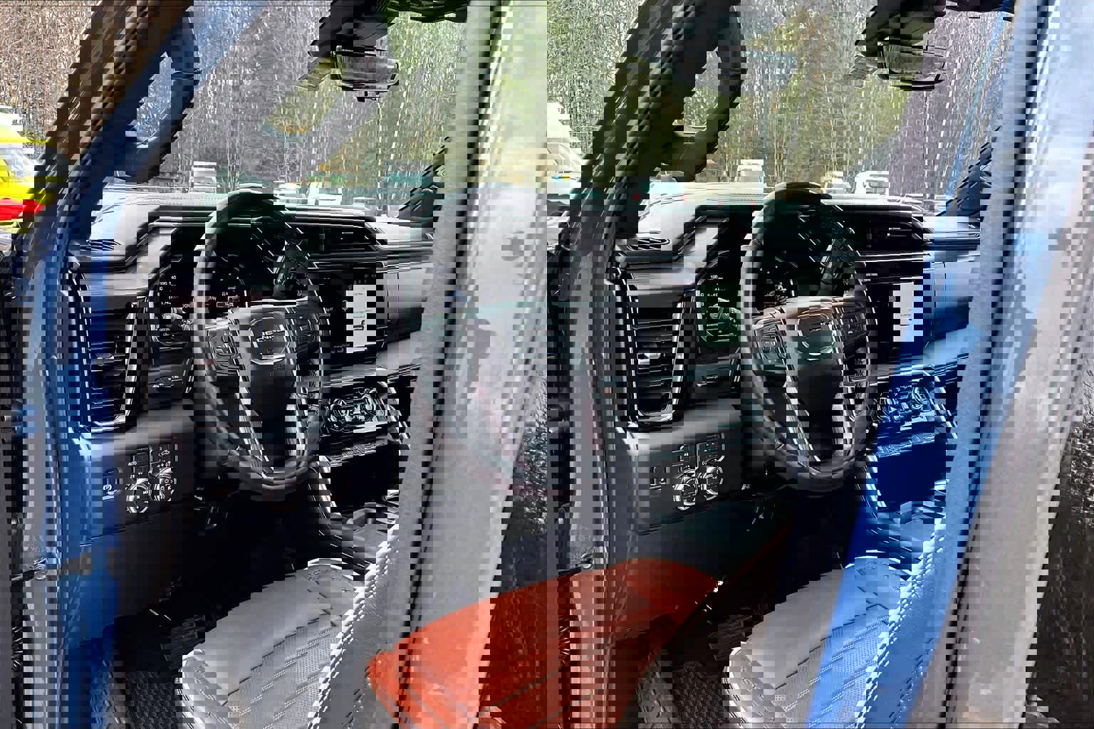 Used 2025 GMC Sierra 2500 Denali Ultimate w/ Max Trailering Package image 18