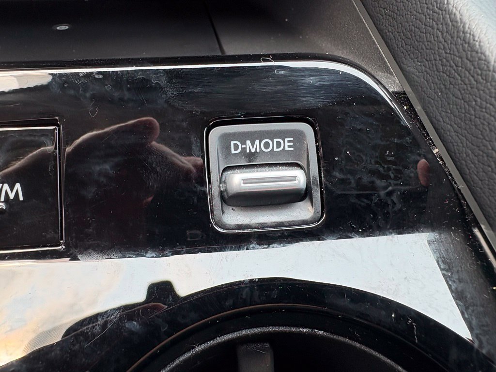 Used 2025 Nissan Murano SV AWD/4WD image 5