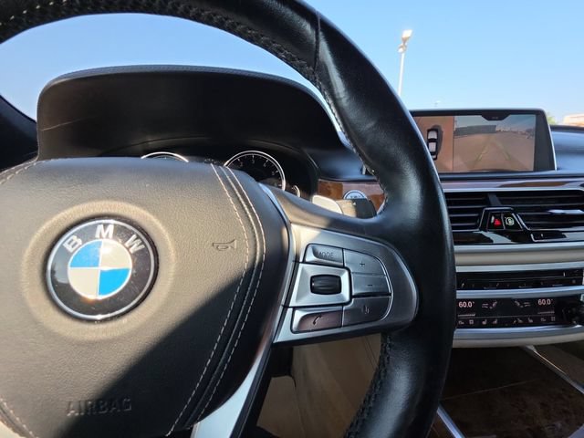 Used 2017 BMW 750i RWD image 12