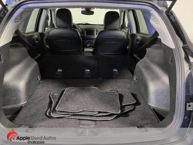 Used 2017 Jeep Compass Latitude w/ Popular Equipment Group AWD/4WD image 9