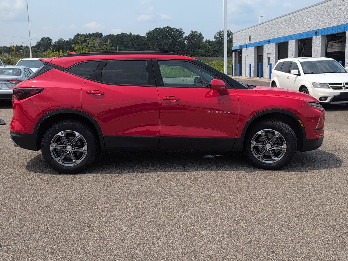 Used 2024 Chevrolet Blazer LT w/ Convenience Package FWD image 9